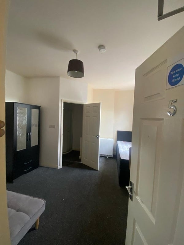 Room Hillaries Road in Birmingham
