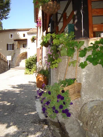 Chambre Route du Cros à Rogues