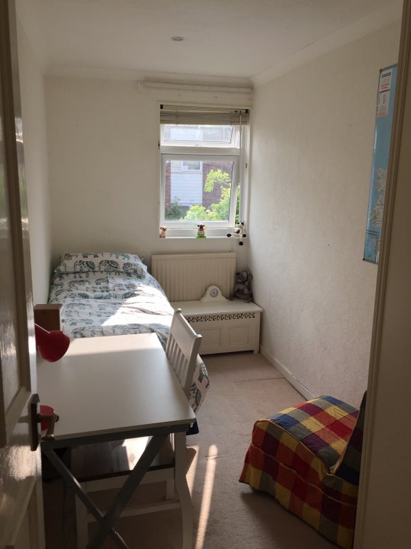 Room Haldon Road in Greater London