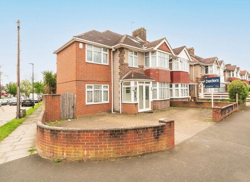 House Rosebery Road in Greater London