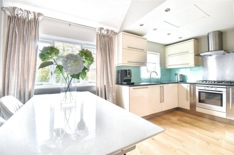 Room Knightsbridge Mews in Manchester