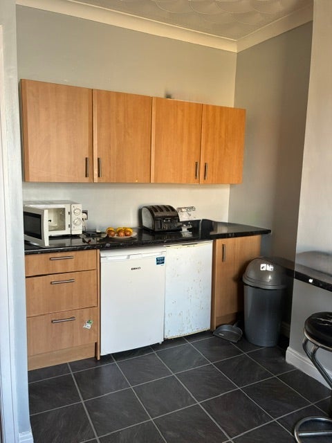 Room Cowbridge Road East in Cardiff