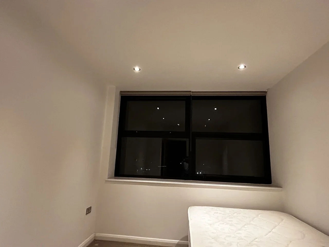 Flat Northolt Road in Greater London