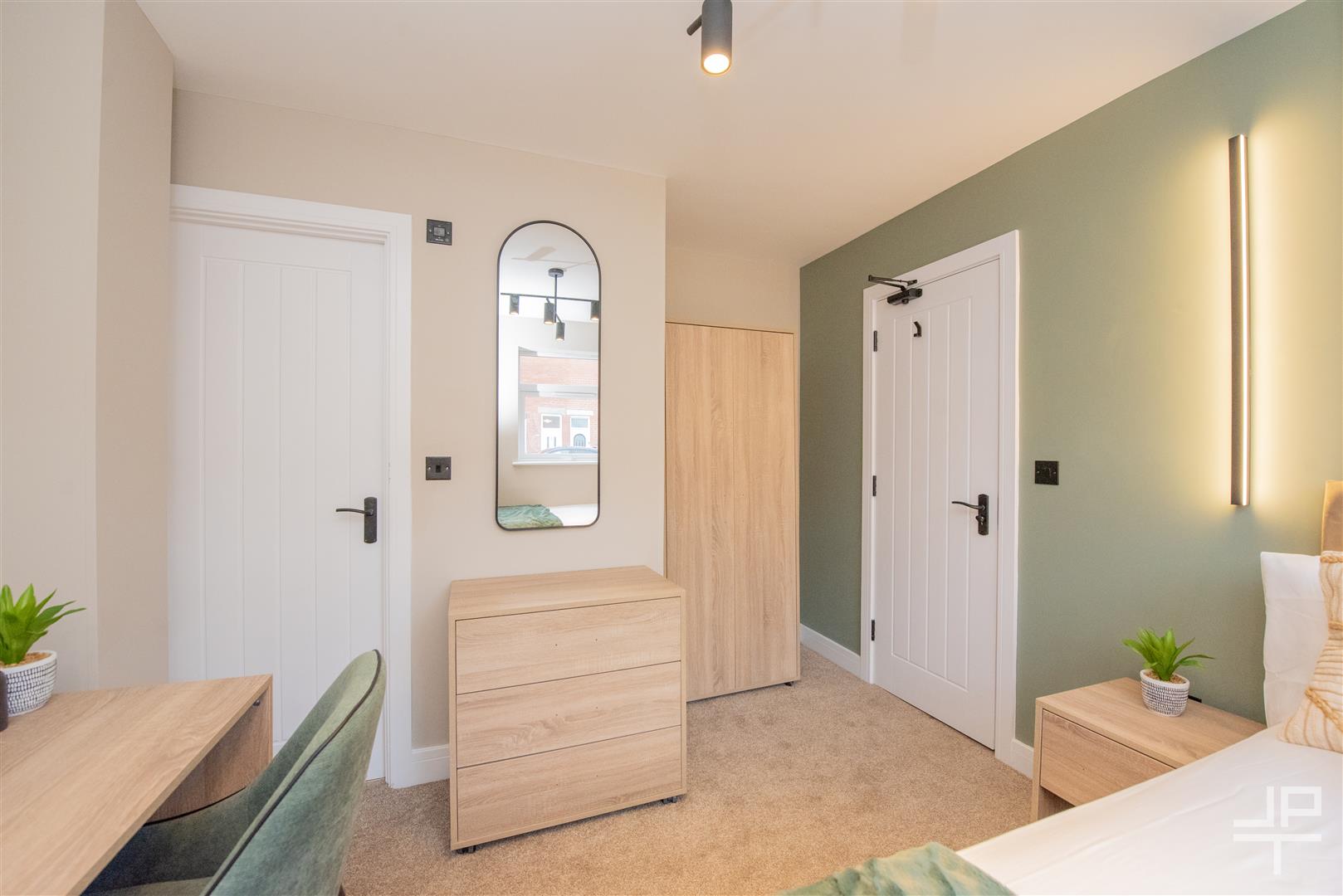 Room Gorsey Lane in Warrington
