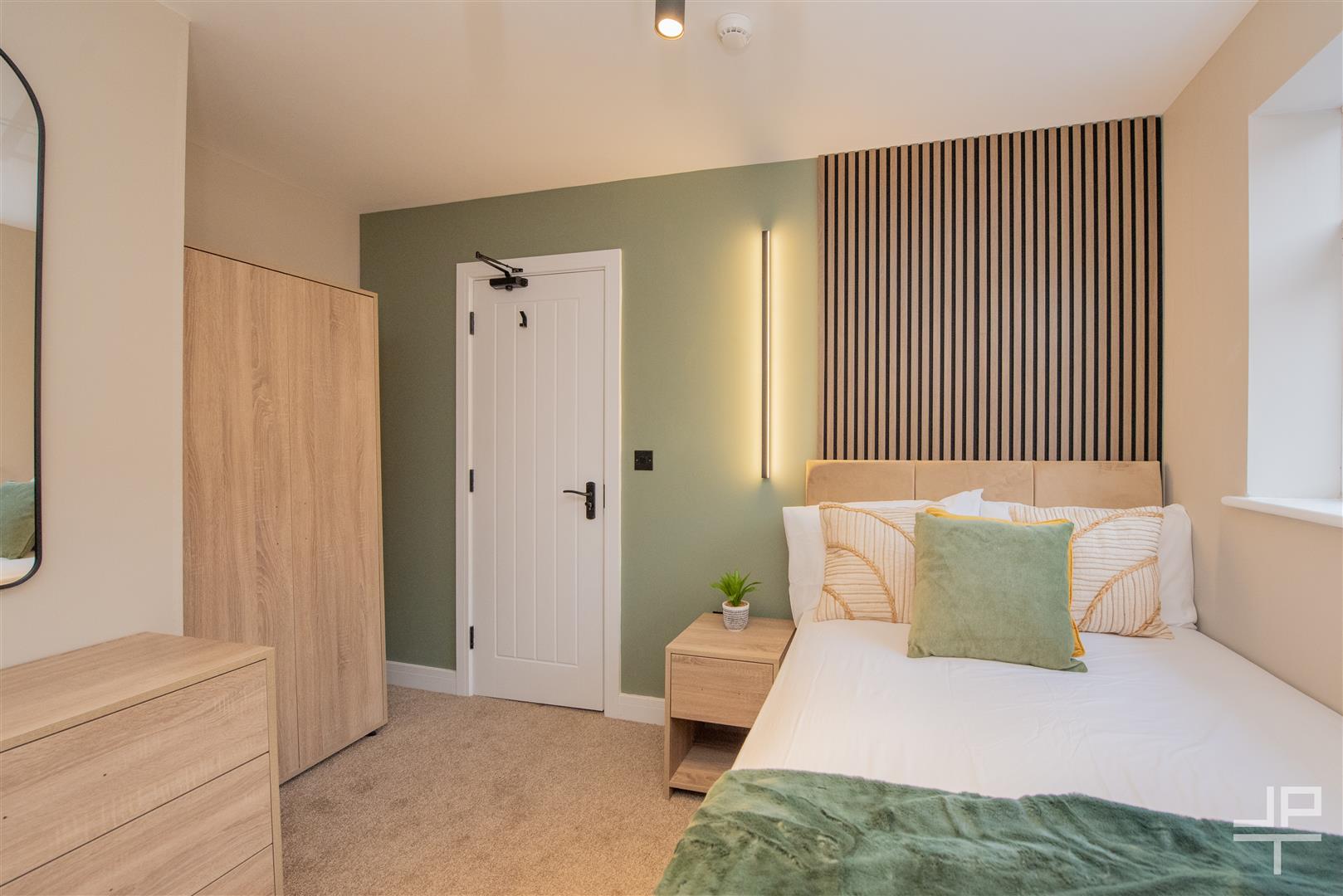 Room Gorsey Lane in Warrington