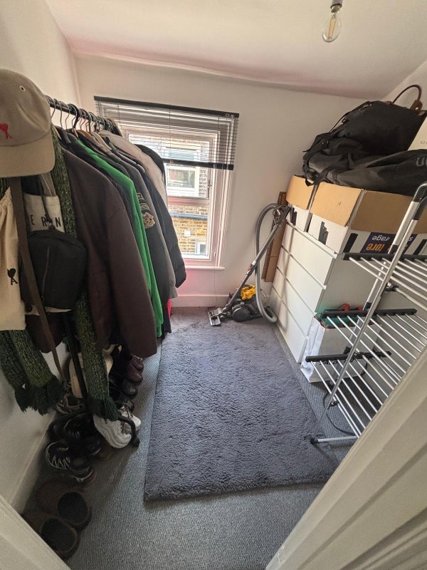 Room Solon Road in Greater London