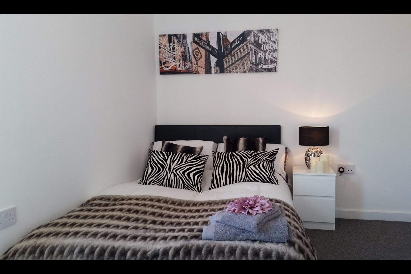 Room Oldham Road in Milnrow