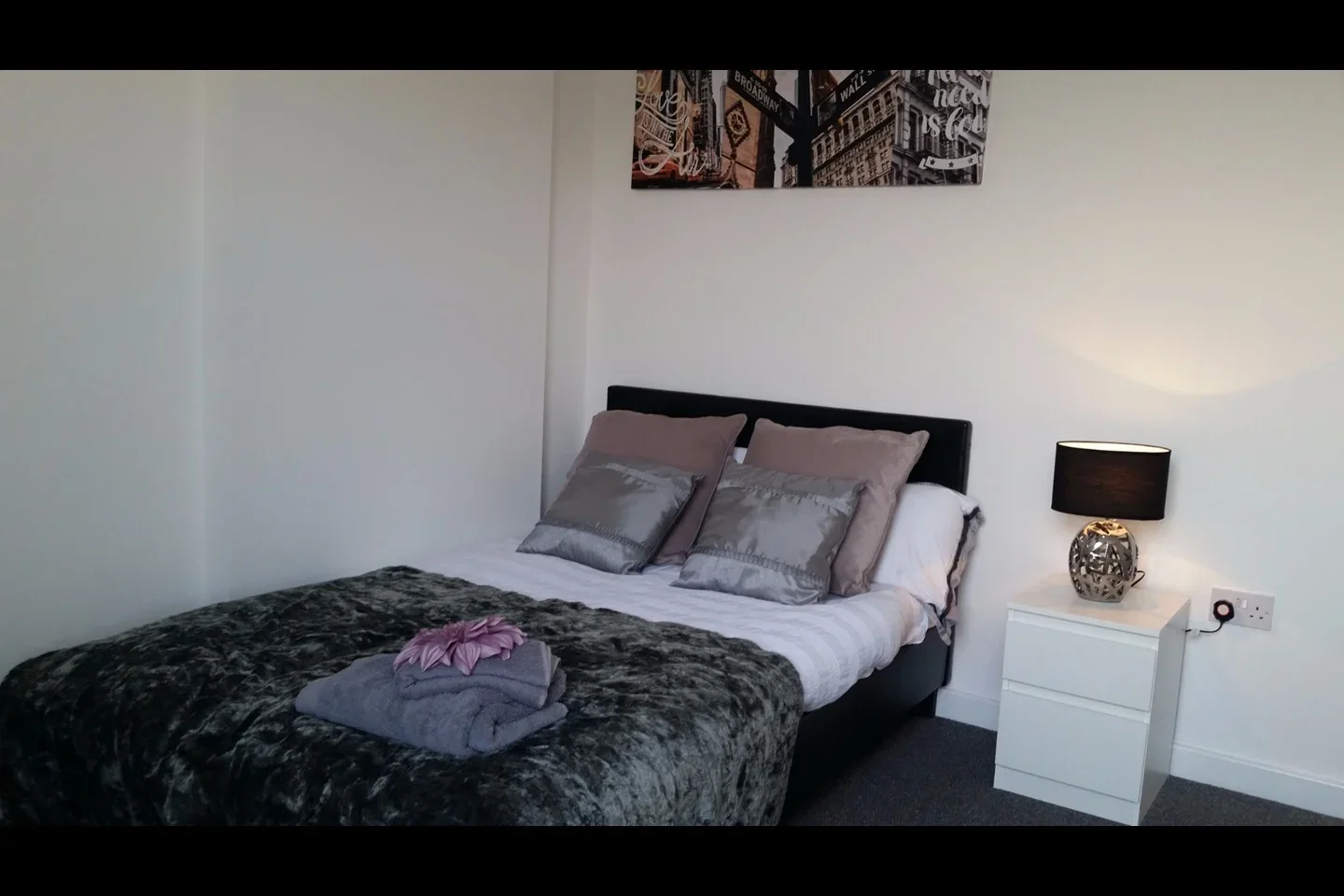 Room Oldham Road in Milnrow
