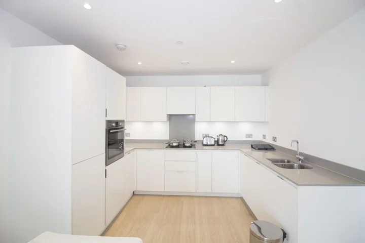 Flat Cherry Orchard Road in Greater London
