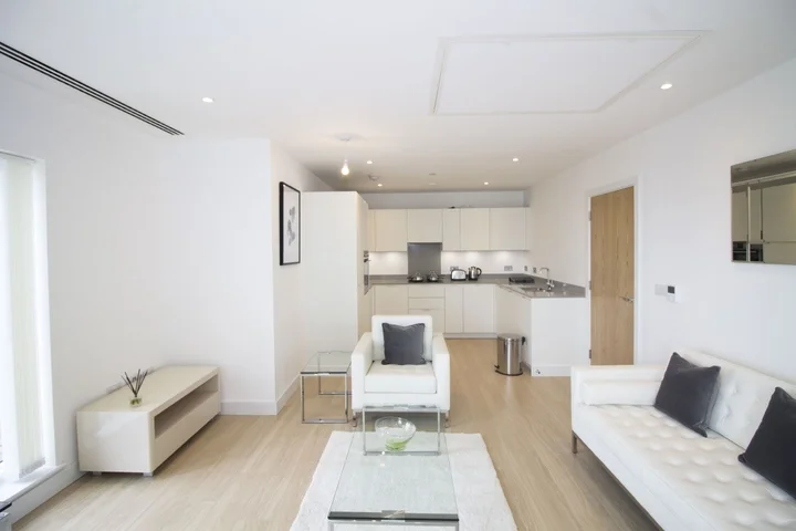 Flat Cherry Orchard Road in Greater London