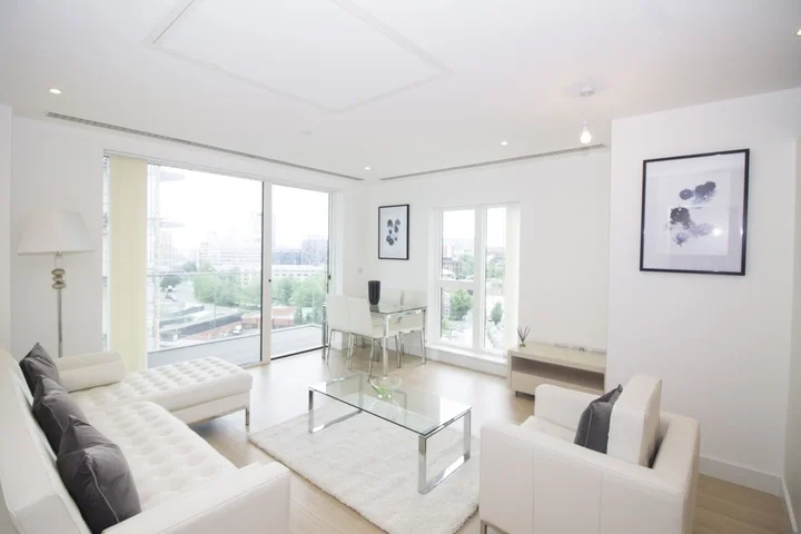 Flat Cherry Orchard Road in Greater London