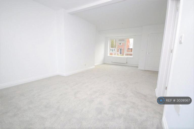 House Beavers Crescent in Greater London