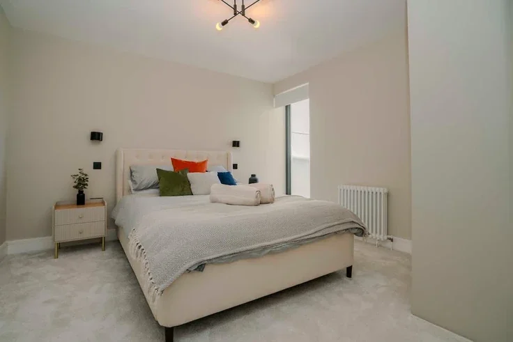 Flat Nursery Road in Greater London