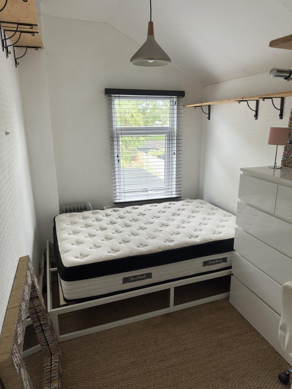 Room Olton Road in Shirley