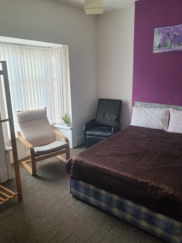 Room Kings Road in Birmingham