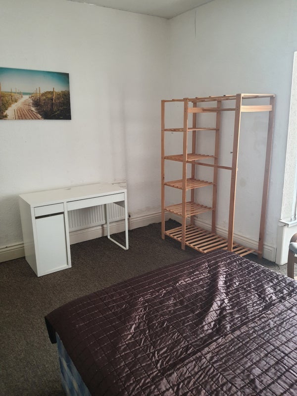 Room Kings Road in Birmingham