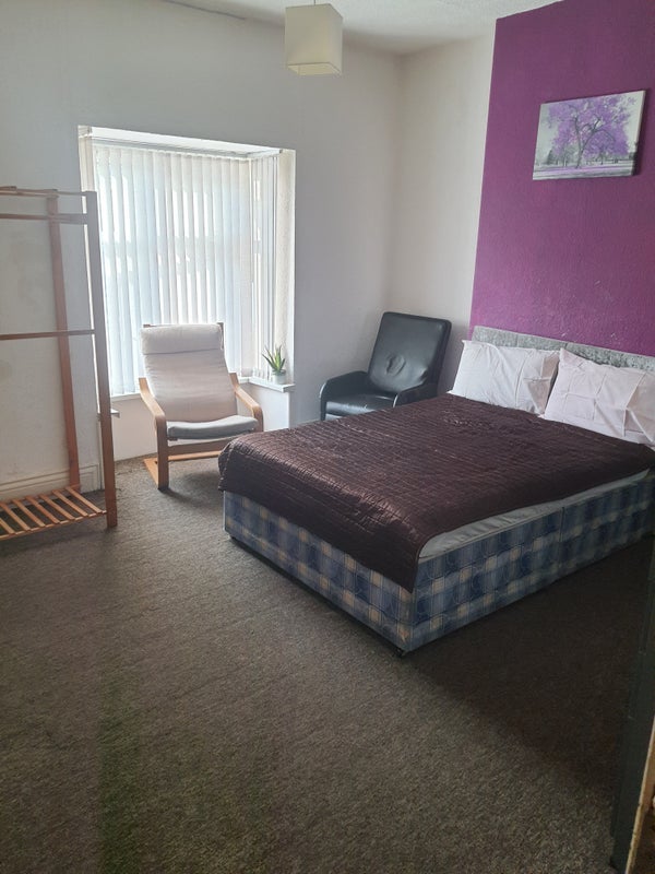 Room Kings Road in Birmingham