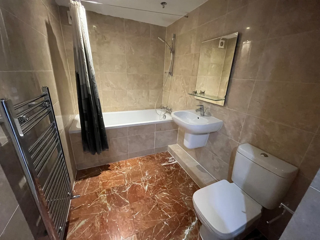 Flat Concorde Close in Greater London