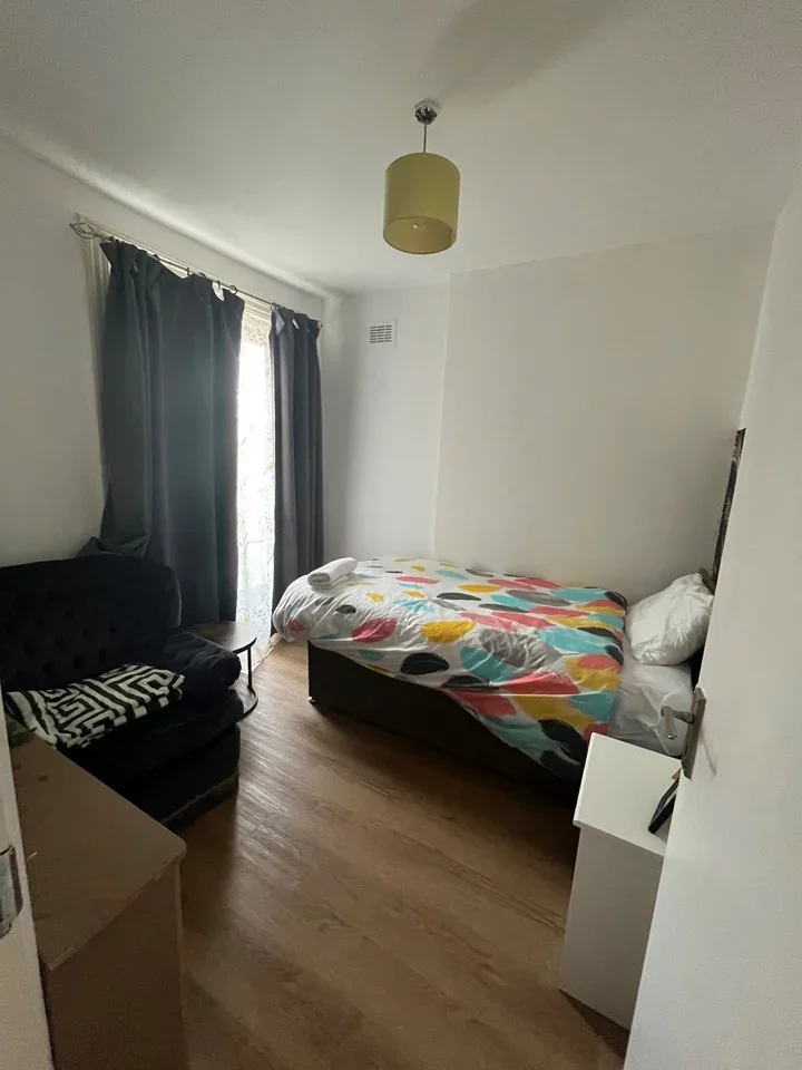 Flat Charlton Road in Greater London