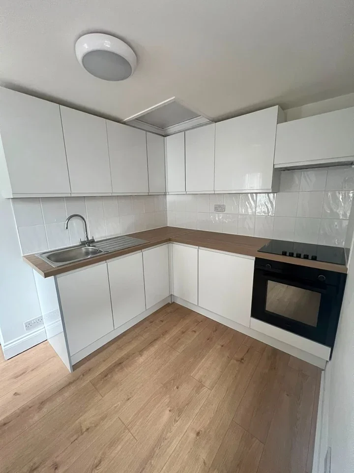 Flat The Vale in Greater London