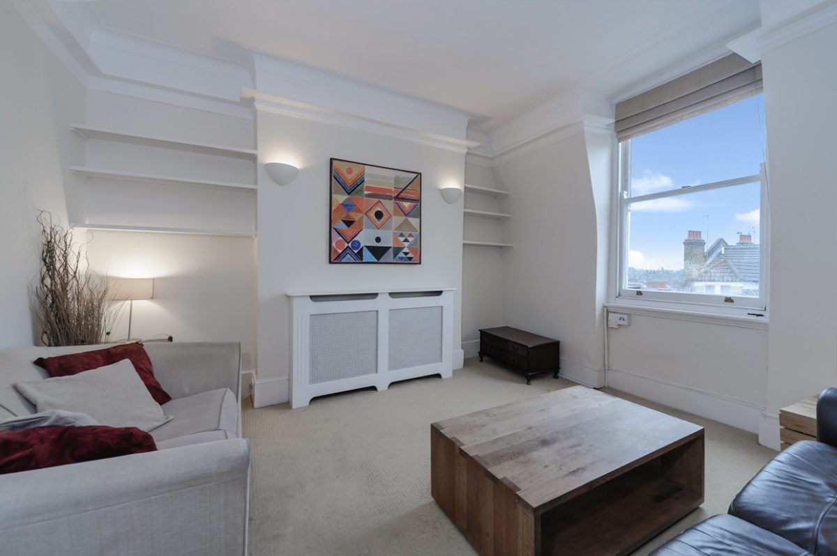 Flat Holmdale Road in Greater London