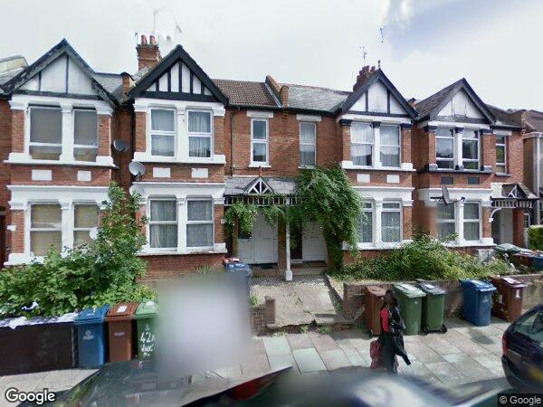 Flat Vaughan Road in Greater London