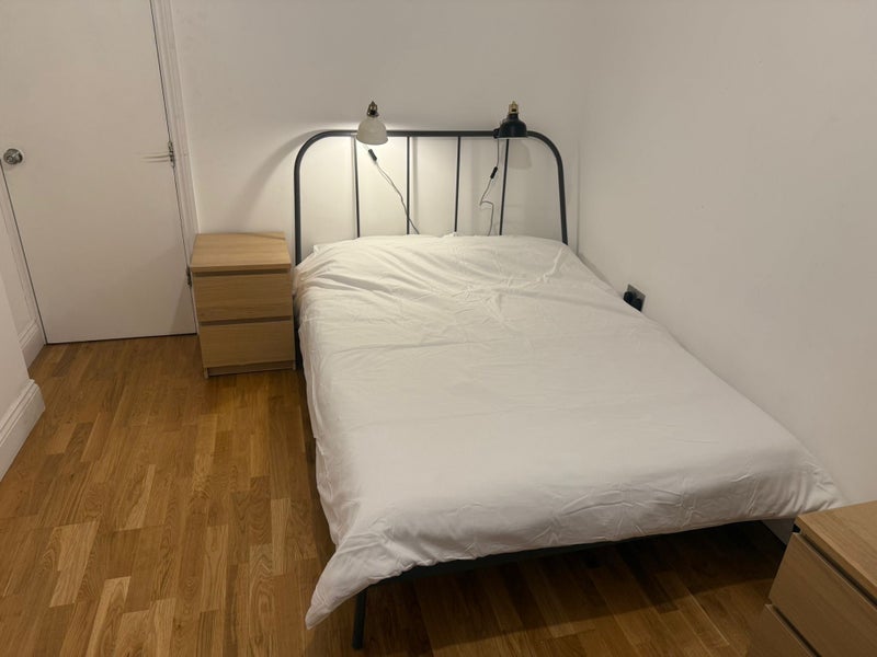 Room Turnpike Lane in Greater London