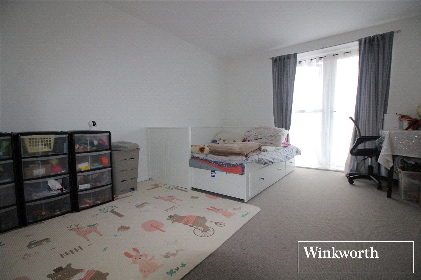 Flat Elstree Way in Hertsmere