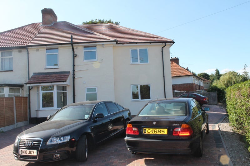 Flat Harborne Park Road in Birmingham