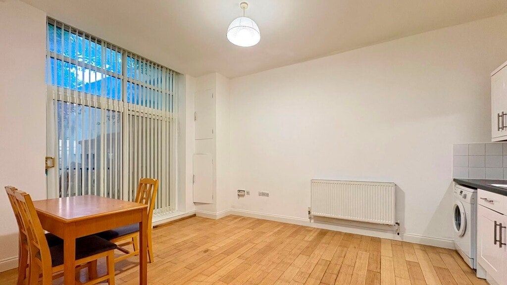Flat Walworth Road in Greater London