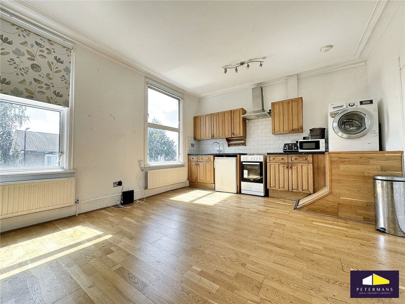Flat Underhill Road in Greater London