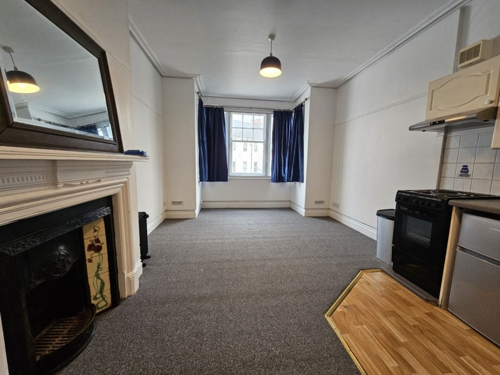 Flat Western Road in Hove