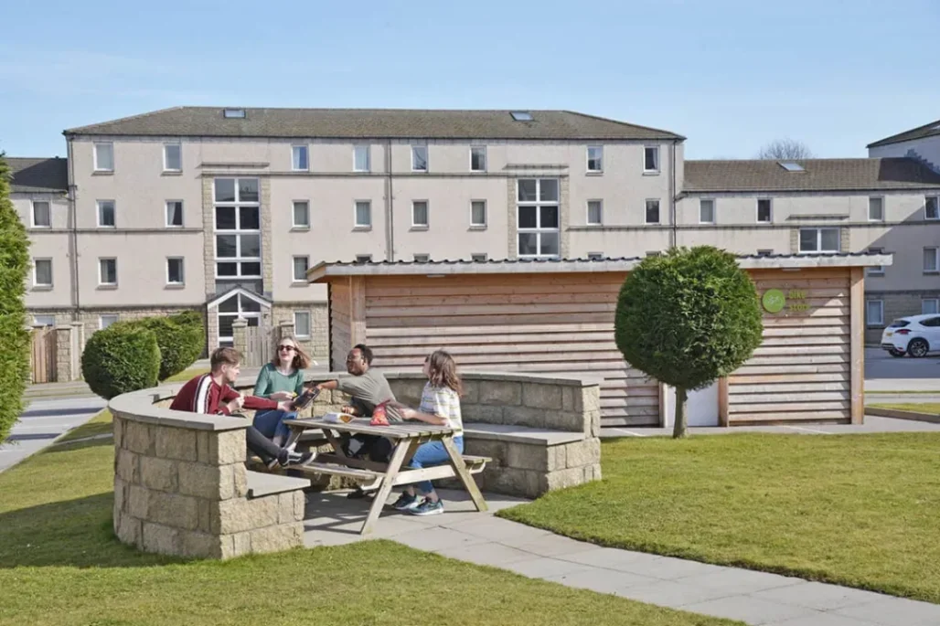 Flat Ardarroch Road in Aberdeen City