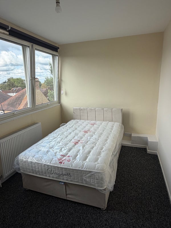 Room Fortrose Gardens in Greater London