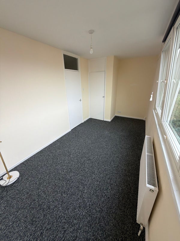 Room Fortrose Gardens in Greater London