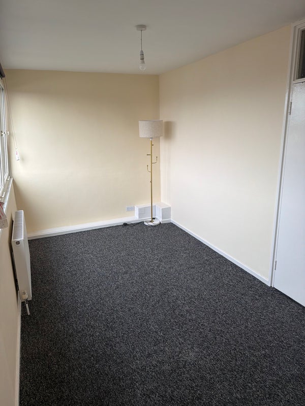 Room Fortrose Gardens in Greater London