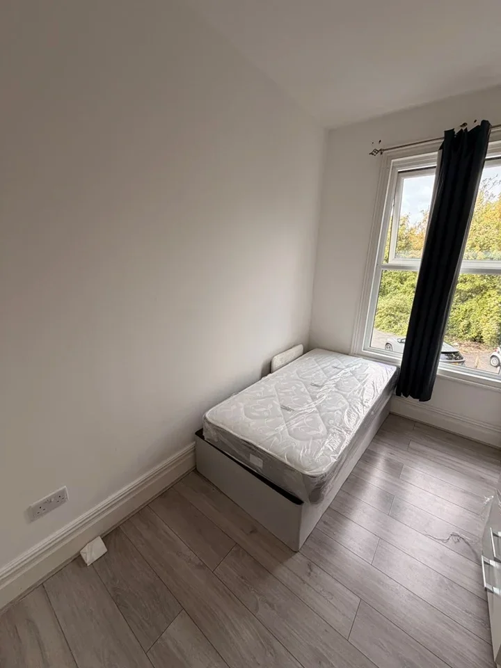 Flat Mulgrave Road in Greater London