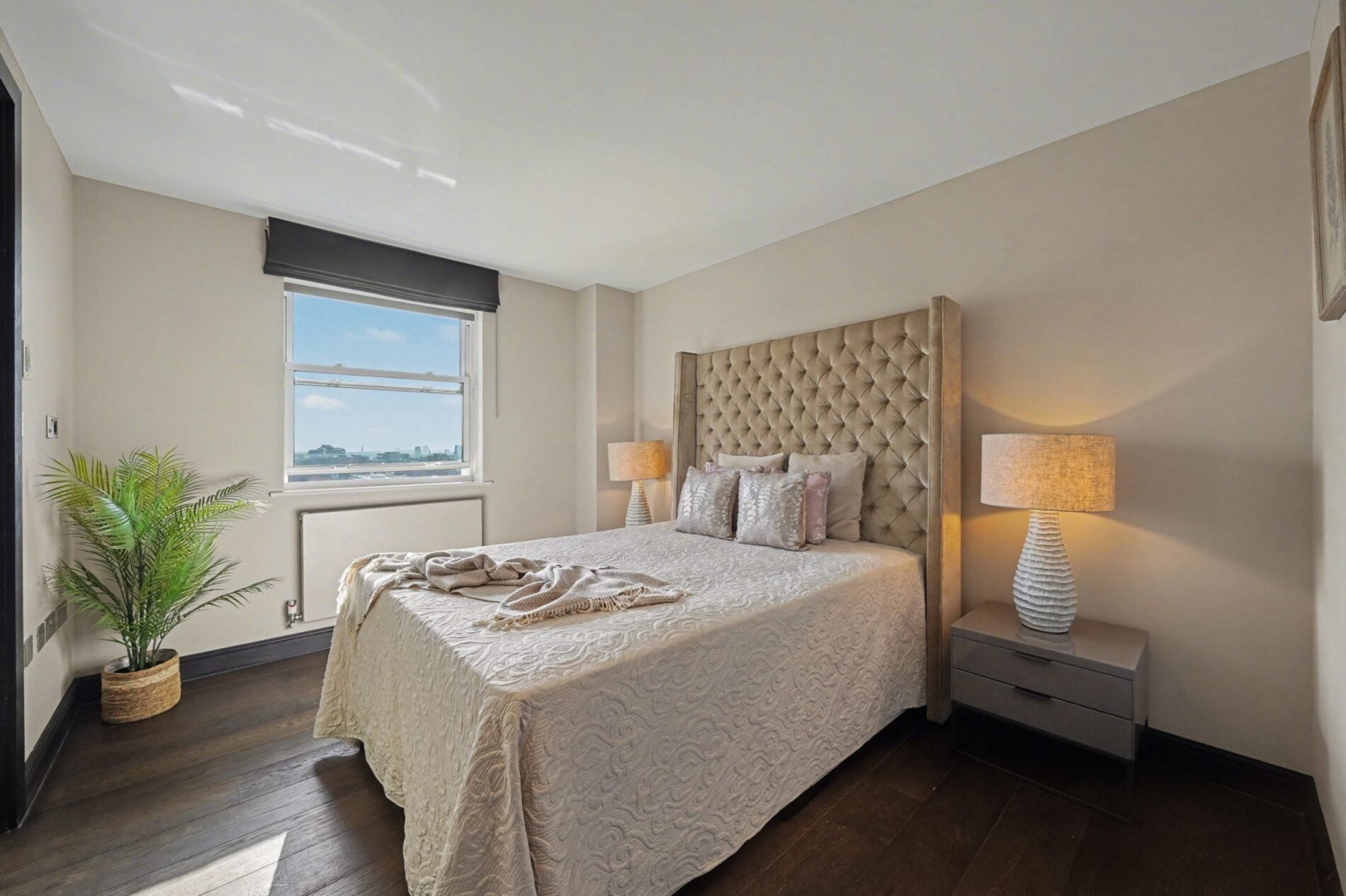 Flat Finchley Road in Greater London