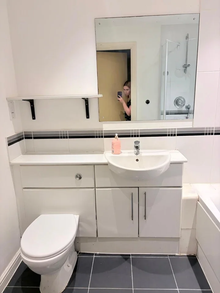 Flat Oldridge Close in Greater London