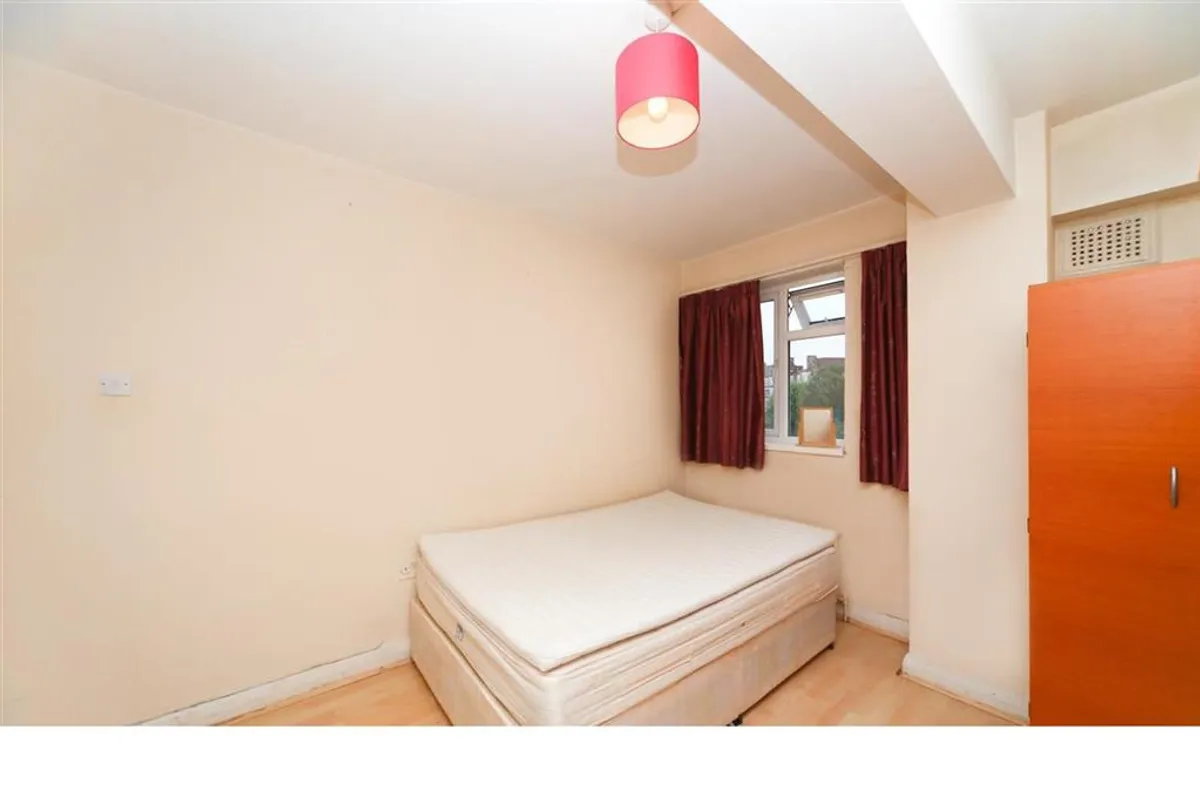 Flat Keith Grove in Greater London