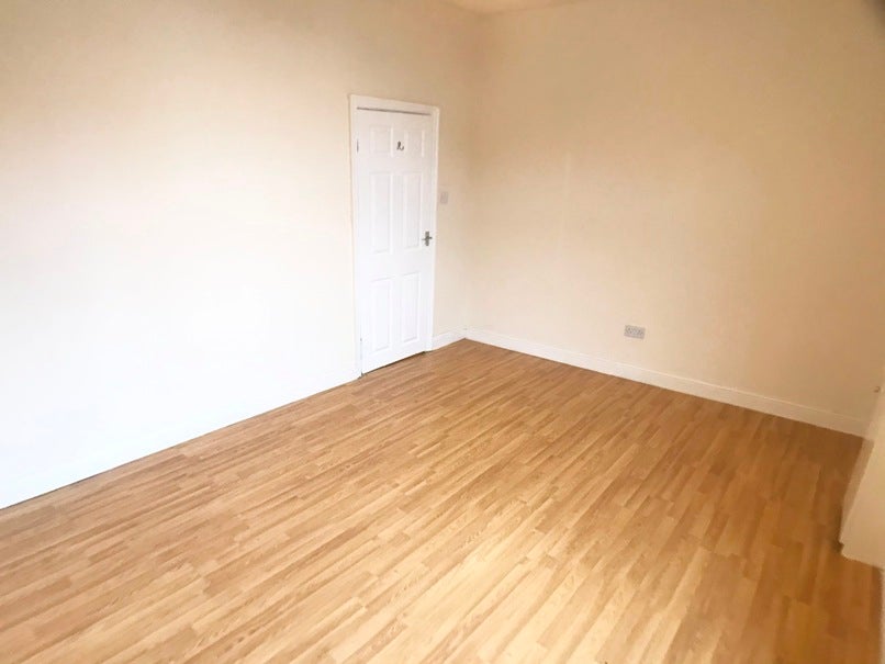 Flat Whalley New Road in Blackburn
