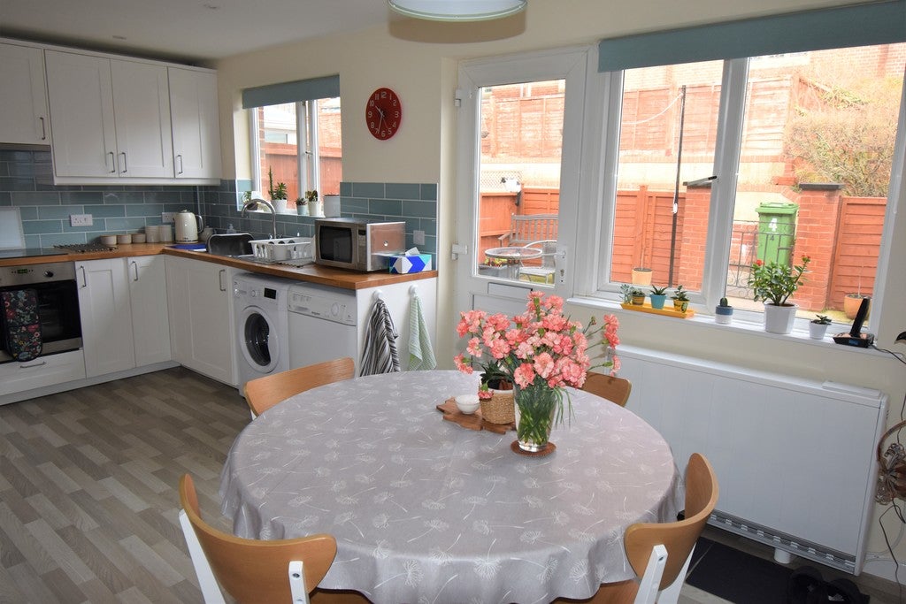 House Fowey Close in Exeter