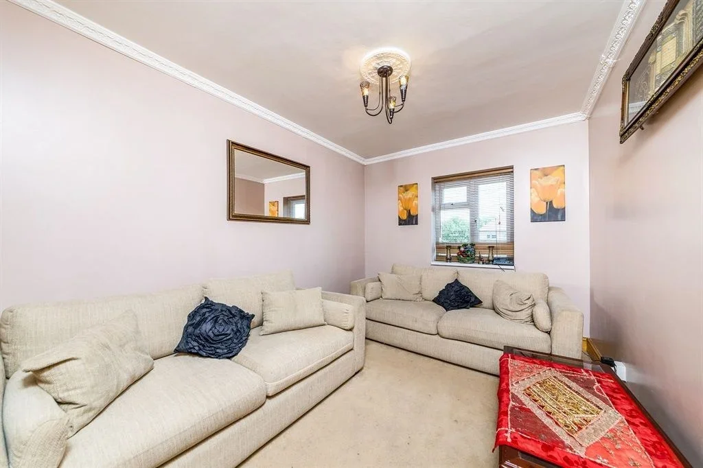 House Alban Avenue in St Albans