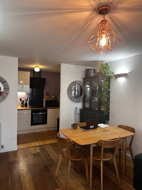 Room Curness Street in Greater London