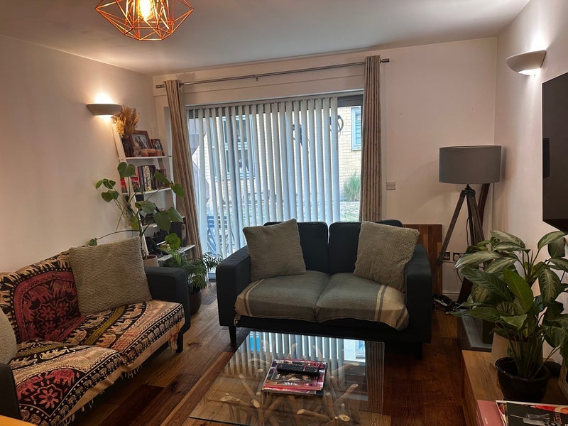 Room Curness Street in Greater London