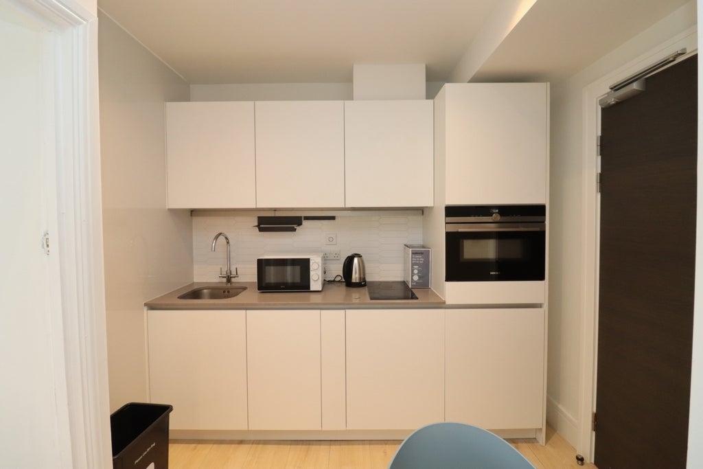 Room Globe Road in Greater London