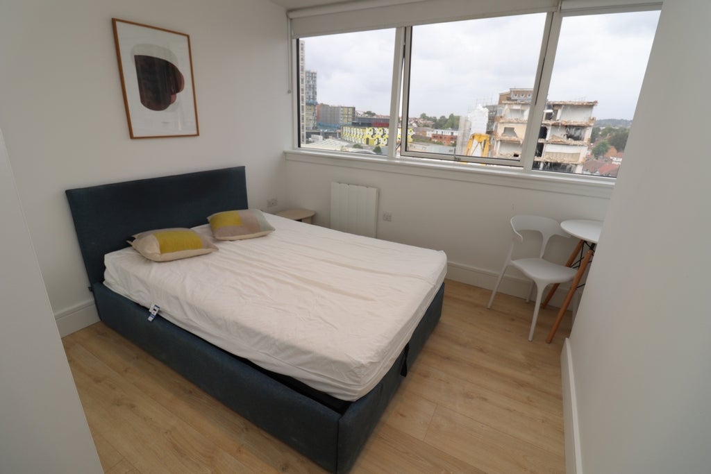 Room Globe Road in Greater London