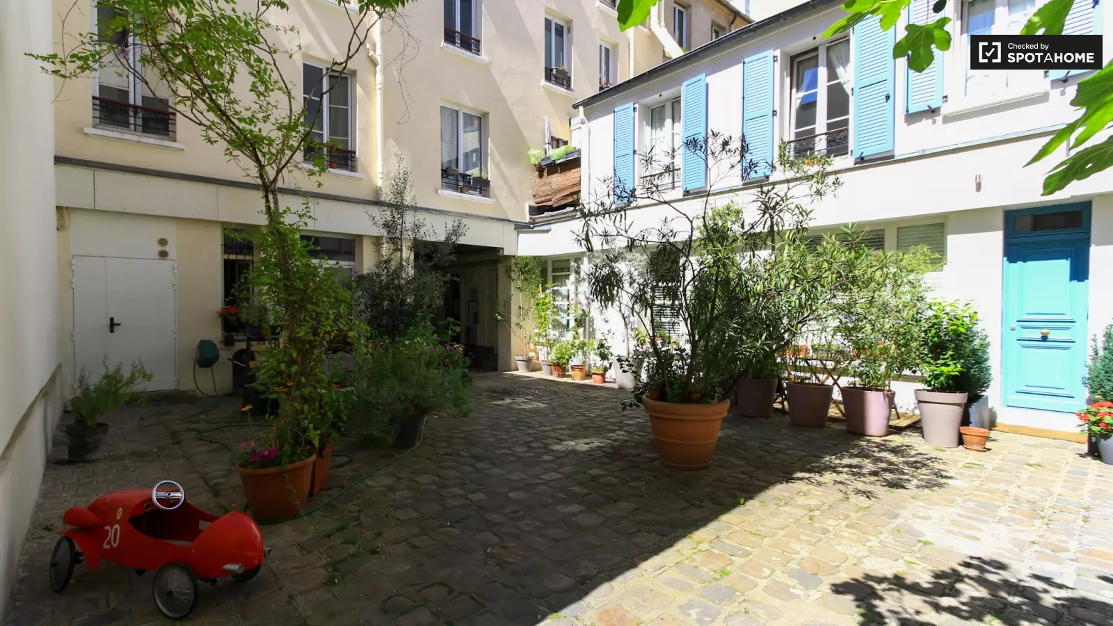 Appartement Passage Lathuille à Paris