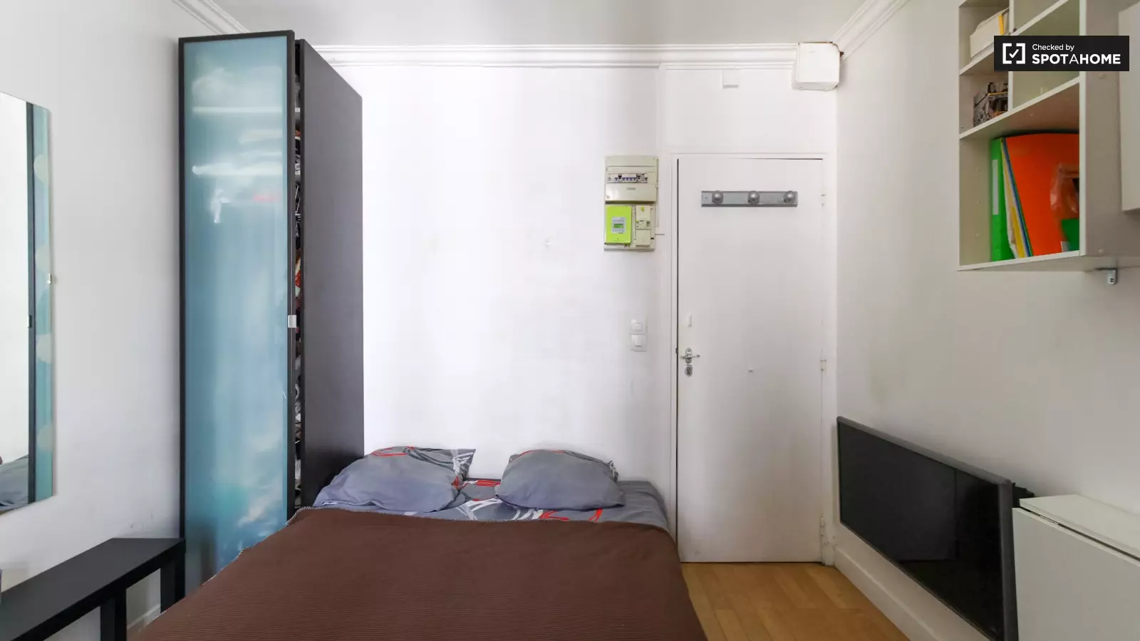 Flat Passage Lathuille in Paris