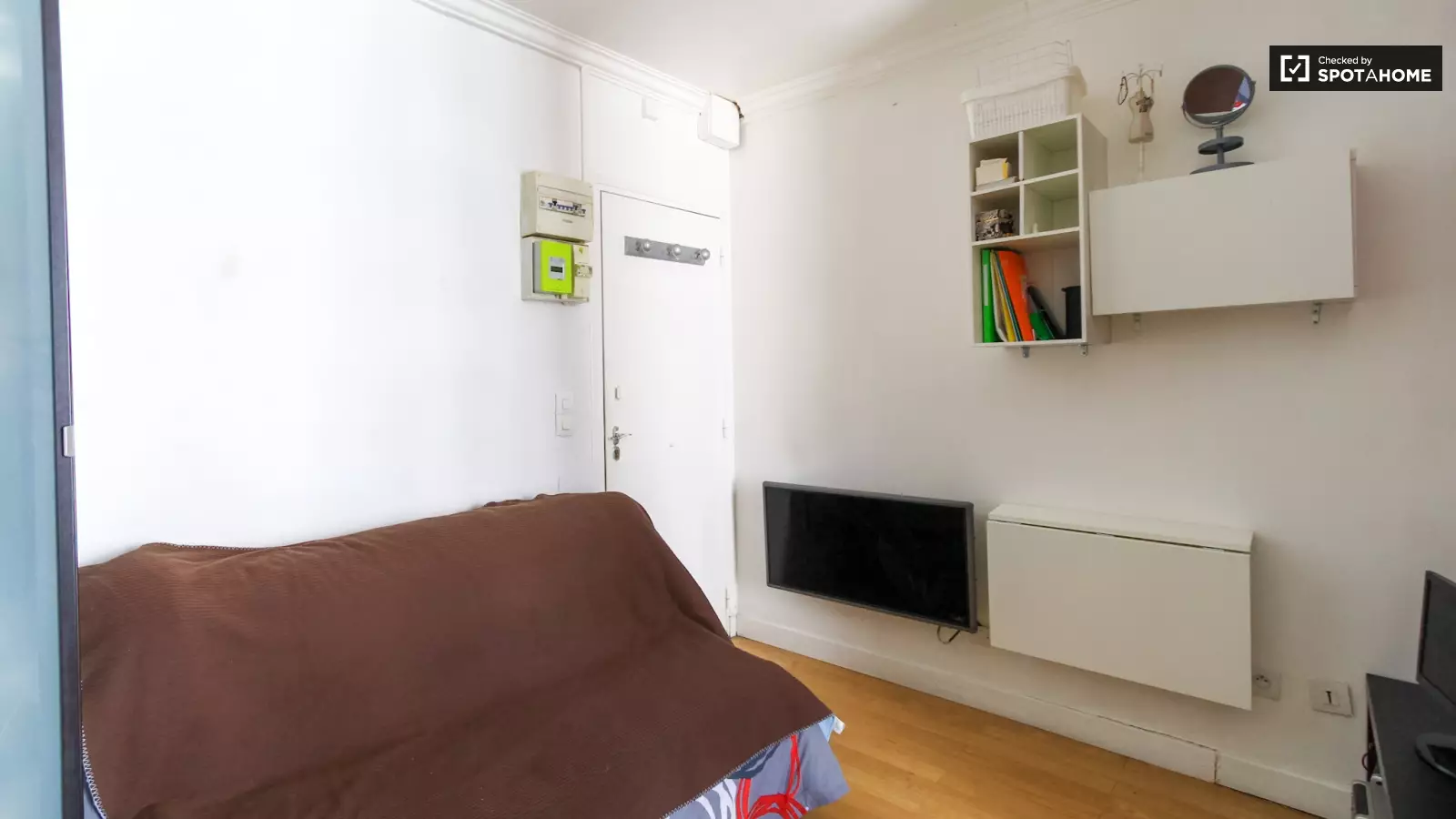 Flat Passage Lathuille in Paris